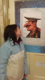 Sztálin elvtárs még barátaink kisinyovi szálláshelyén is figyel...