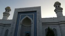 Kazahsztán 70 százalékban muzulmánok, 26 százalékban pedig keresztények lakta szekularizált állam. Feltűnően kevés a mecset