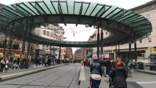 Strasbourgban az Homme de Fer elnevezésű villamos állomáson ültem fel a D villamosra Kehl Bahnhof irányába