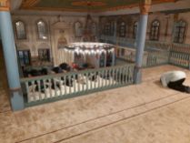 Ima a Travnic városában található egyik mecsetben (Bibi csodás felvétele)